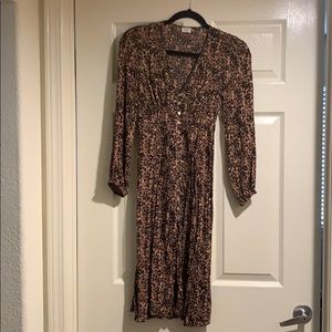 Aritzia Wilfred long sleeve leopard midi dress S